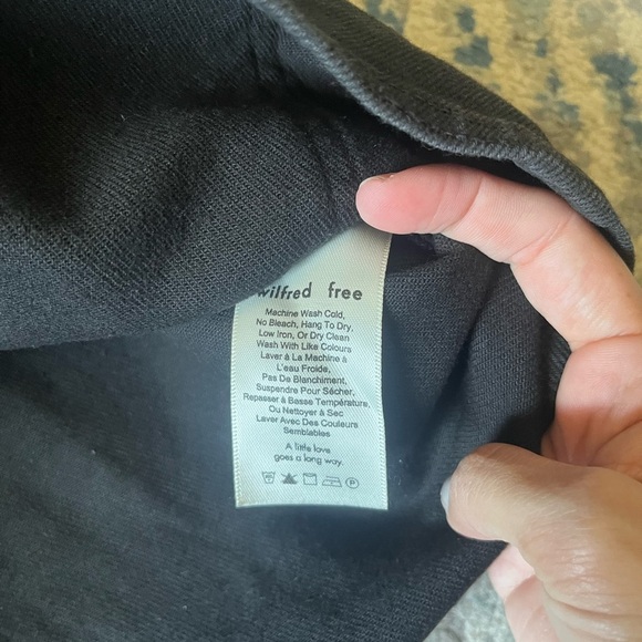 Aritzia Wilfred free black utility skirt size 6 - Picture 3 of 7